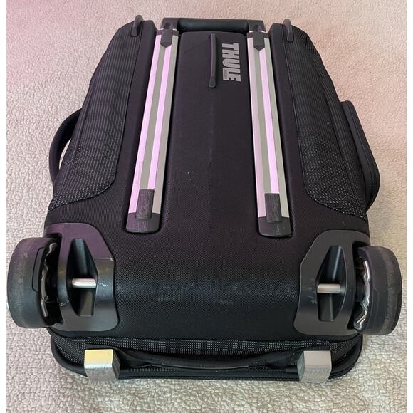 Thule Crossover 25Inch Rolling Backpack Weekend Luggage good condition - Picture 9 of 14